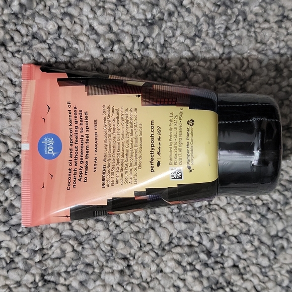 Perfectly Posh That's So Cosmo BFYHC - Picture 2 of 2